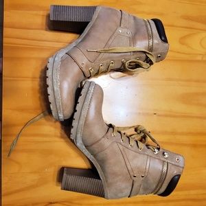 Womens guess boots size 8.5